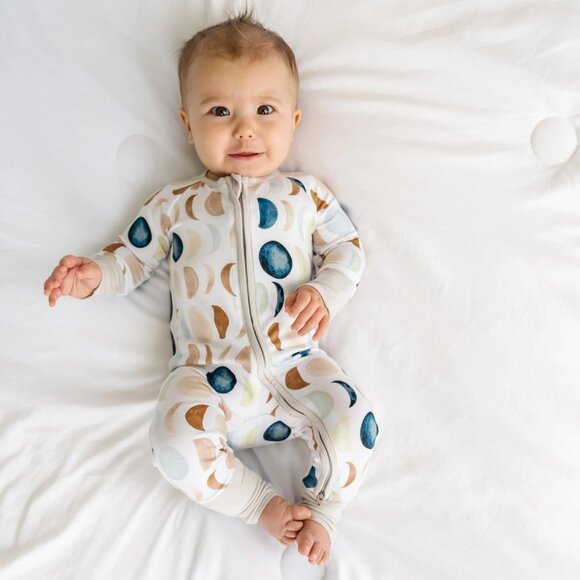 Little Sleepies Luna Neutral Zippy Size 0-3 months - Picture 1 of 5